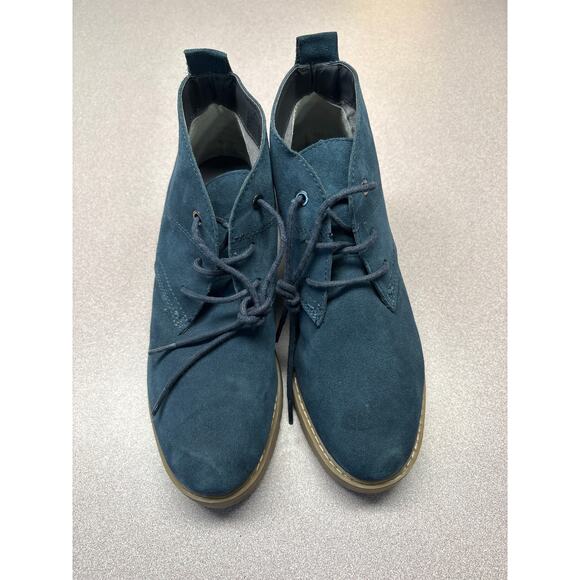 White Mountain Blue Danny Suede Booties Size 9.5W - Picture 1 of 9
